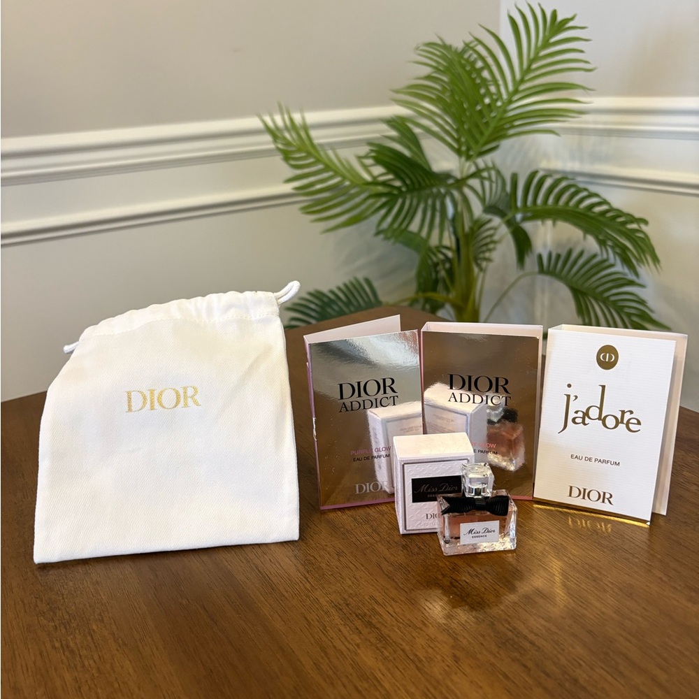 New Dior mini Perfume with white pouch